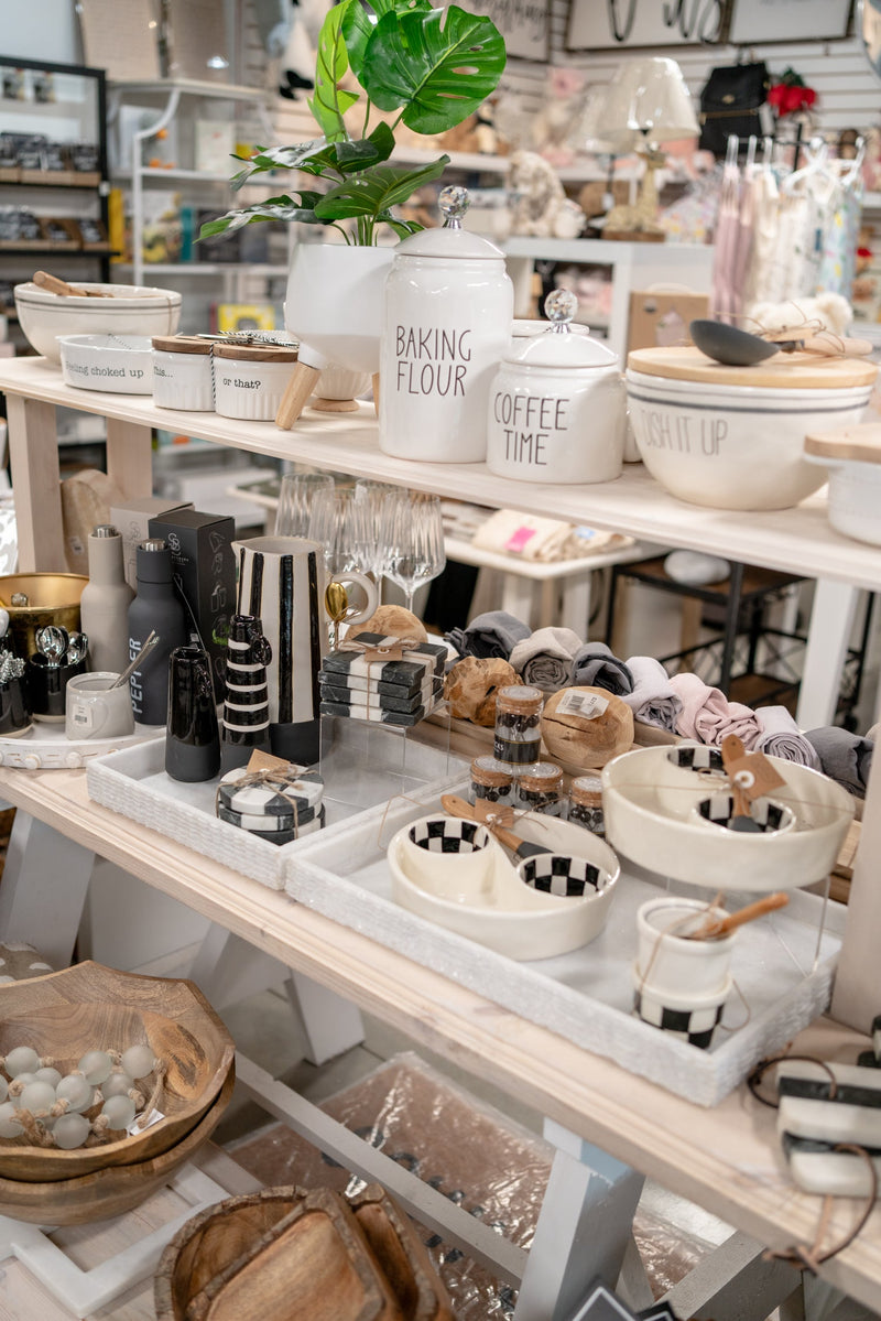 Kitchen & Dining