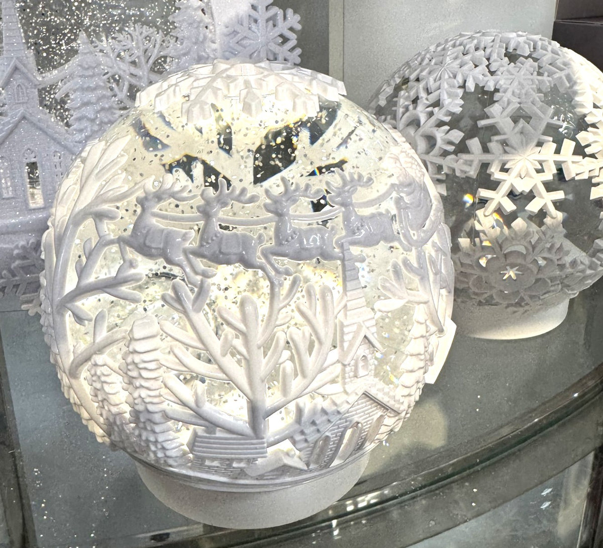 Globe White Cutout Led Water Lantern w/timer