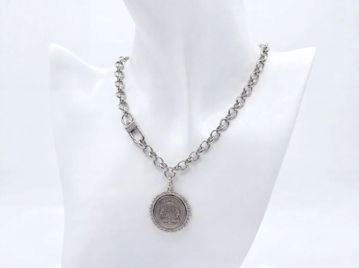 Necklace Silver Belguim Crest Valentine Rouge